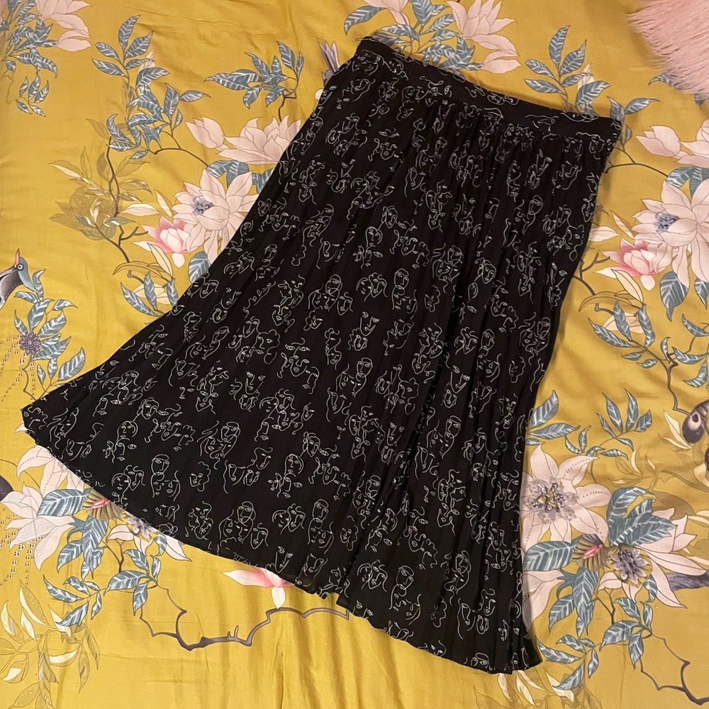 Face Pattern Midi Skirt